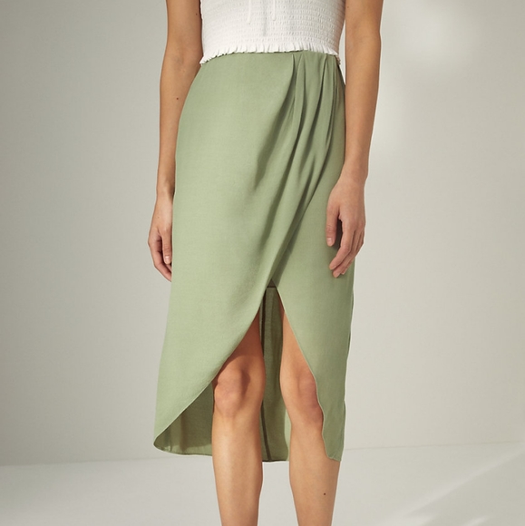 Babaton 00 Green pursuit skirt - Picture 3 of 6